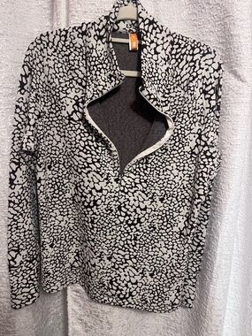 Lucy Black and White Patterned Zip-Up Sweater